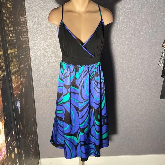 MAGGY LONDON - dress: floral lined bottom and black stretchy strappy top - 16 - Picture 2 of 16